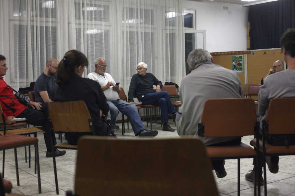 Foto dokumentacija sa „Javne skupštine stanara“ održane 17. oktobra u mesnoj zajednici Jugovićevo, Novi Sad